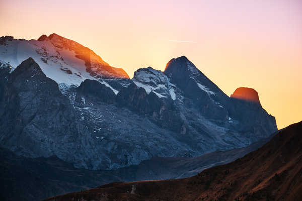 poster pegunungan mountains giau pass sunset evening landscape italy 4k 5k WPS