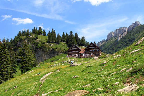 poster gunung Switzerland Mountains Houses Grasslands Gasthaus 1Z