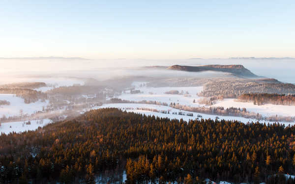 poster pemandangan alam gunung stolowe mountains national park foggy mist landscape winter WPS