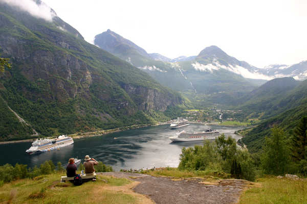 poster pegunungan Ships Cruise liner Mountains Norway Geirangen 1Z