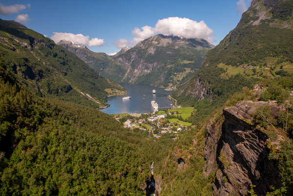 poster pemandangan alam gunung Norway Mountains Marinas Houses Geirangerfjord Bay 1Z