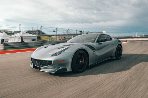 Poster Mobil Ferrari Ferrari F12berlinetta APC005 Poster Mobil Ferrari Ferrari F12berlinetta APC005