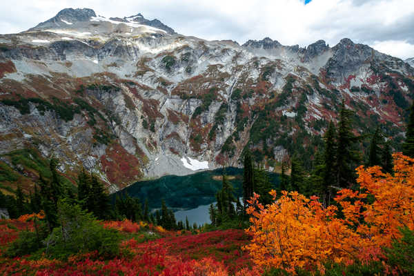 poster pegunungan USA Mountains Lake Autumn Doubtful Lake 1Z