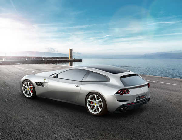 Poster Mobil Ferrari GTC4Lusso T Ferrari Ferrari GTC4Lusso APC002 Poster Mobil Ferrari GTC4Lusso T Ferrari Ferrari GTC4Lusso APC002