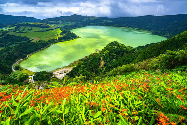 Poster Pemandangan Gunung Portugal Coast Mountains Lake Azores Furnas Lake 1Z