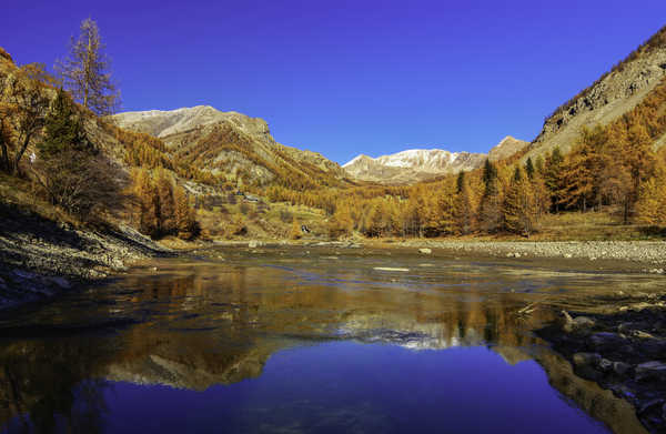 poster gunung autumn mountains lake landscape 5k WPS