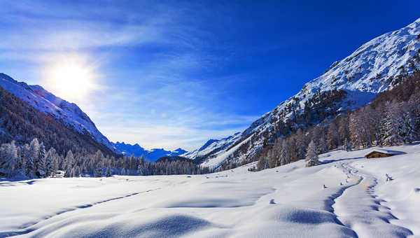 Poster Pemandangan Gunung blue sky winter mountains snow 4k WPS