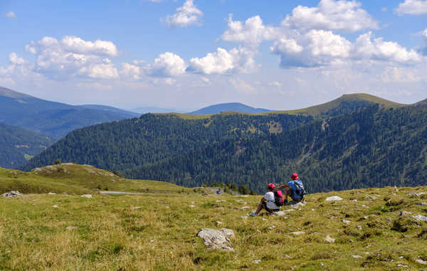 poster pegunungan Mountaineering Mountains Two Rest Climber Sitting 1Z