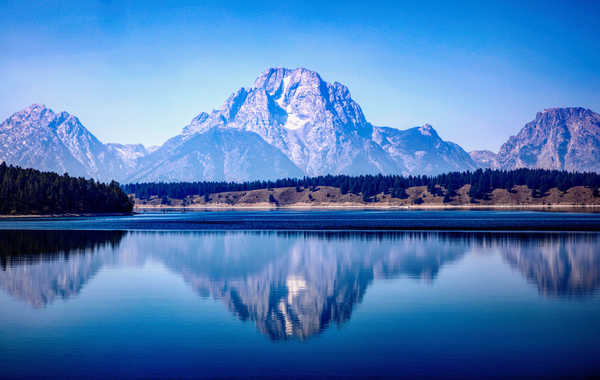 poster pemandangan alam gunung mountains lake reflections blue scenery 4k 8k WPS