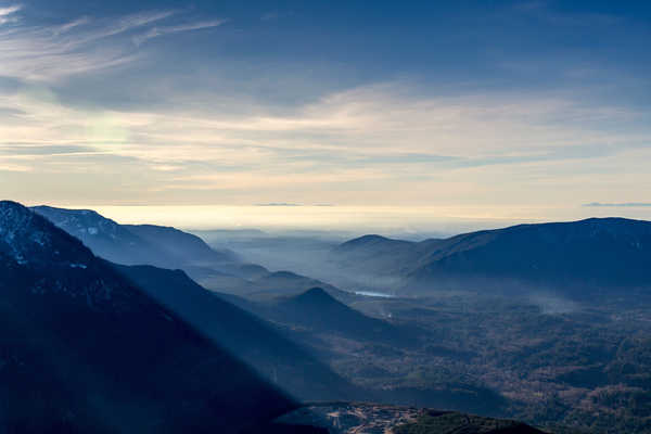 Poster Pemandangan Gunung himalayas misty mountains surreal 4k WPS