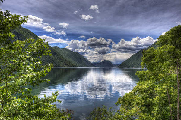 poster pemandangan alam gunung Italy Lake Scenery Mountains Sky Lake Lugano 1Z