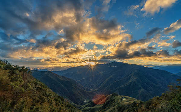 Poster Pemandangan Gunung Taiwan Mountains Sky Sunrises and sunsets Scenery 1Z