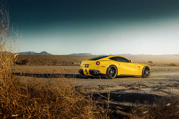 Poster Mobil Ferrari Ferrari F12berlinetta APC030