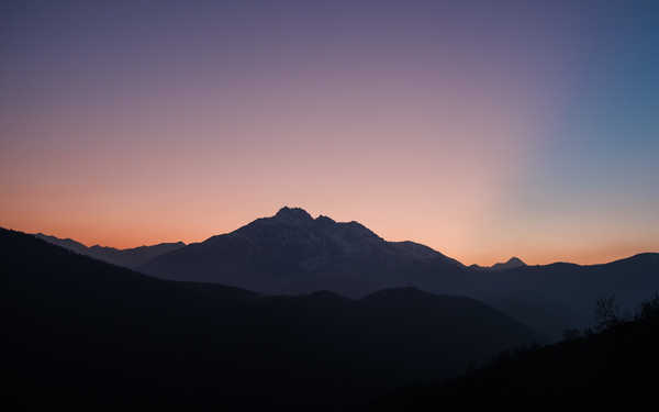 poster pemandangan alam gunung sunset mountains dusk silhouette 5k WPS