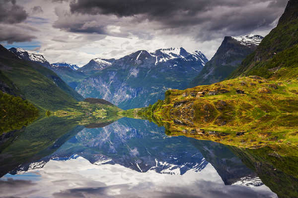 Poster Pemandangan Gunung Norway Lofoten Mountains Bay Moss 1Z