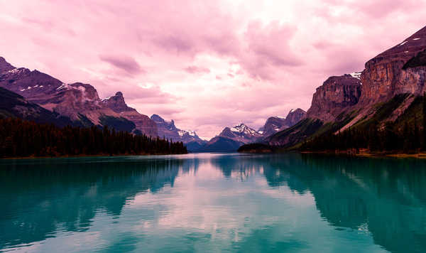 poster gunung maligne lake mountains reflections jasper national park WPS