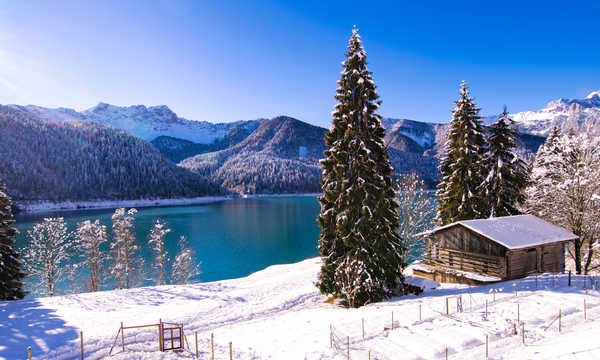 poster gunung Italy Lake Mountains Winter Houses Lago di Sauris 1Z