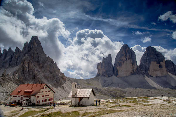 Poster Pemandangan Gunung Italy Mountains Houses Tre Cime di Lavaredo South 1Z