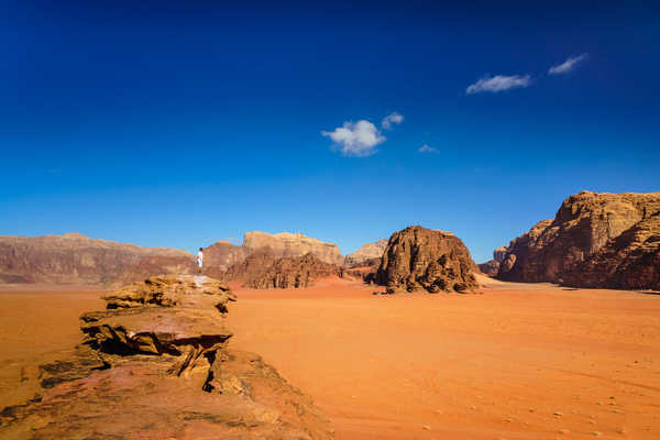 poster pemandangan alam gunung Sky Desert Mountains Wadi Rum Village Jordan Sand 1Z