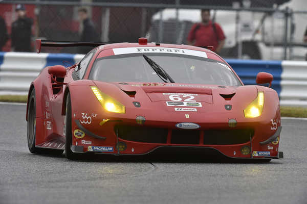 Poster Mobil Ferrari 488 GTE Race Car Ferrari Ferrari 488 GTE APC003