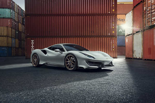 Poster Mobil Ferrari Ferrari 488 Pista APC001