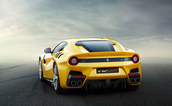 Poster Mobil Ferrari Ferrari F12berlinetta APC017 Poster Mobil Ferrari Ferrari F12berlinetta APC017