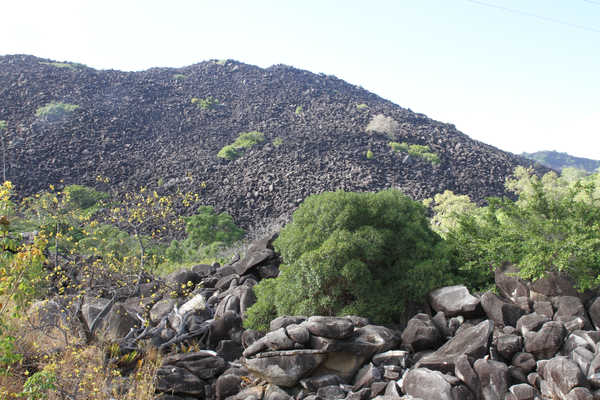 Poster Pemandangan Gunung Earth Black Mountain APC 005