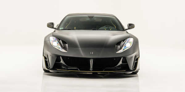 Poster Mobil Ferrari Ferrari 812 Superfast APC011