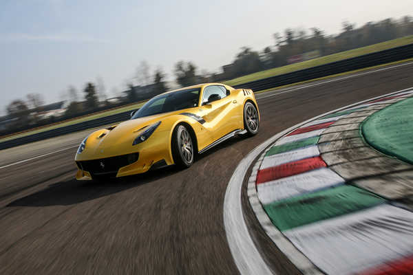 Poster Mobil Ferrari F12 TDF Ferrari Ferrari F12berlinetta APC002 Poster Mobil Ferrari F12 TDF Ferrari Ferrari F12berlinetta APC002