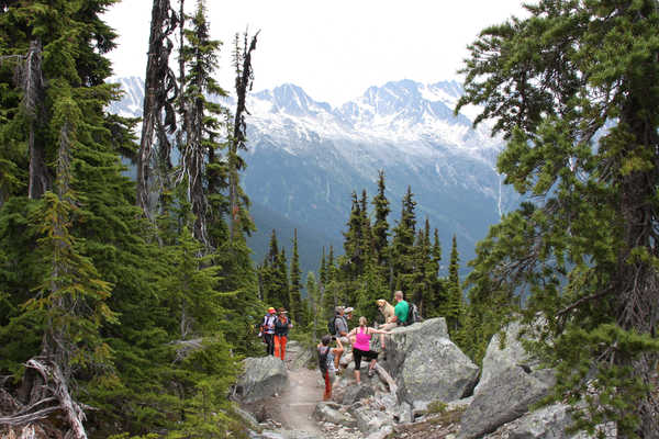 poster gunung Canada Mountains Stones Men Banff Stroll 1Z