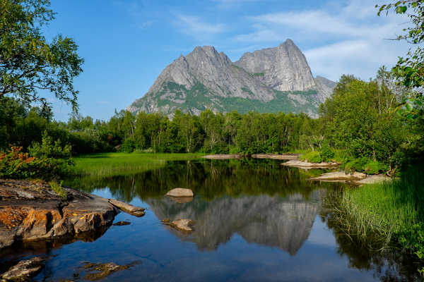 Poster Pemandangan Gunung Norway Mountains Lake Forests Strandatinden 1Z