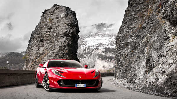 Poster Mobil Ferrari Ferrari 812 Superfast APC027