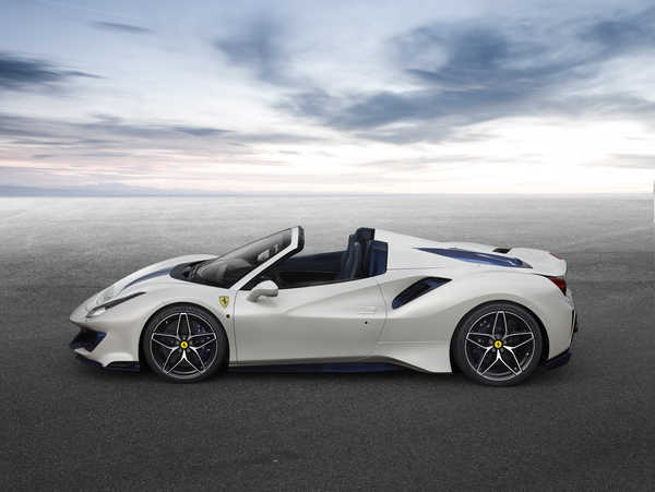 Poster Mobil Ferrari Ferrari 488 Pista Spider APC002