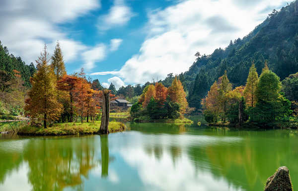 poster gunung Taiwan Mountains Autumn Rivers Mingchi Trees 1Z