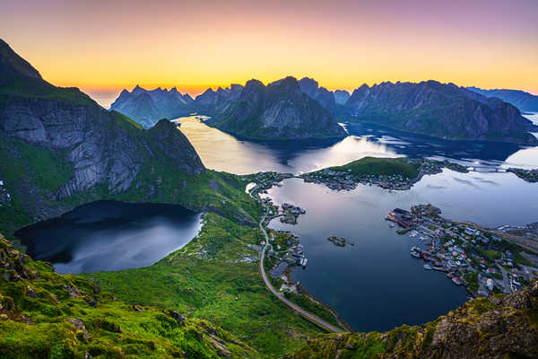 Poster Pemandangan Gunung Mountains Lofoten Norway Scenery Reinebringen 1Z