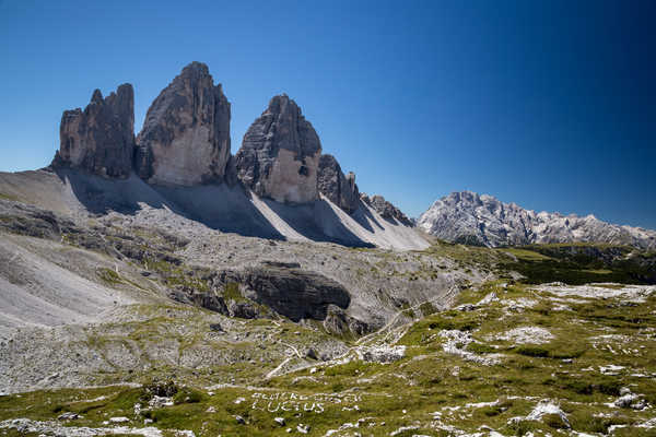 poster pemandangan alam gunung Italy Mountains Stones Dolomites Cime di Lavaredo 1Z