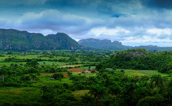 Poster Pemandangan Gunung Cuba Mountains Fields Vinales Palms Shrubs 1Z