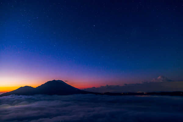 Poster Pemandangan Gunung Cloud Mountain Nature Night Sky Stars Earth Night APC