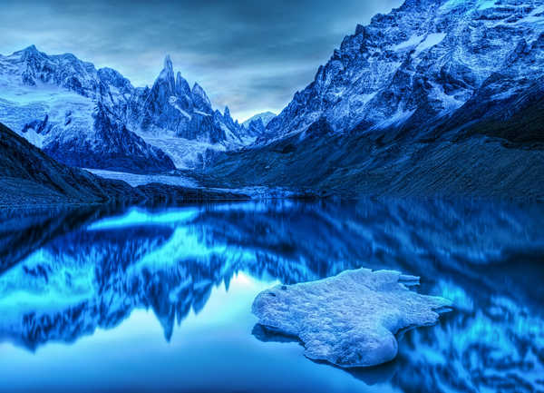 poster pemandangan alam gunung antarctica mountains winter evening blue glacier 4k 5k WPS