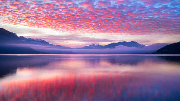 Poster Pemandangan Gunung mountains scenery pink clouds reflections lake 4k 5k WPS