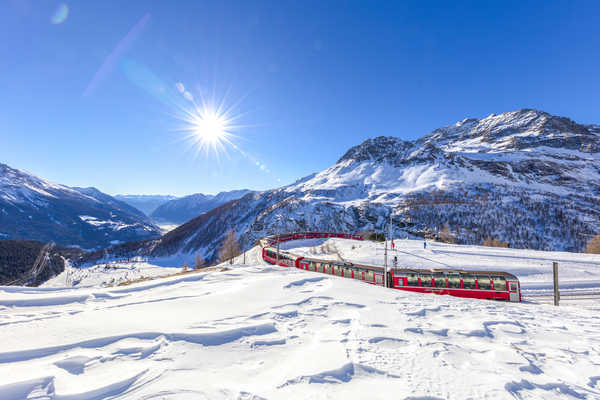 poster gunung Switzerland Mountains Winter Trains Graubunden 1Z