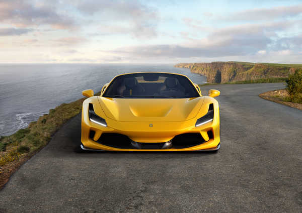 Poster Mobil Ferrari Ferrari F8 Spider APC003