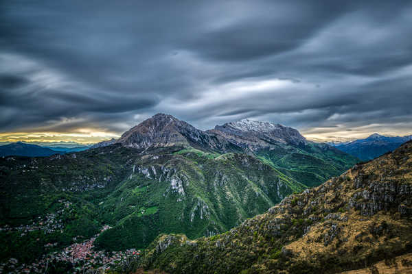 poster gunung France Mountains Houses Sky Pyrenees 1Z