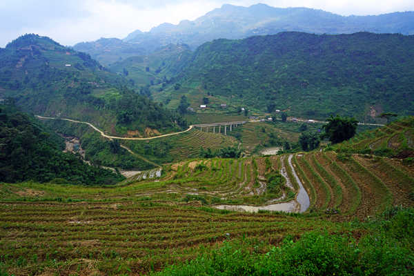 poster pemandangan alam gunung Vietnam Mountains Fields Roads Muong Hoa Valley 1Z