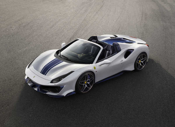 Poster Mobil ferrari 488 pista spider 4k WPS