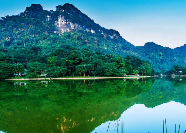 poster gunung Vietnam Mountains Lake Forests 1Z