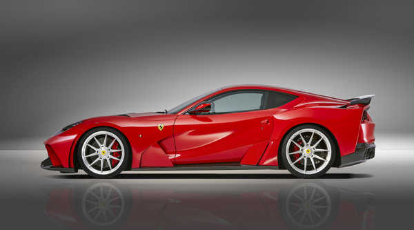 Poster Mobil Ferrari Ferrari 812 Superfast APC003