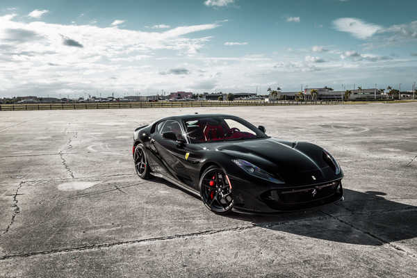 Poster Mobil Ferrari Ferrari 812 Superfast APC037