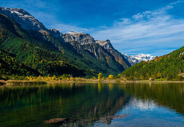 poster pegunungan Spain Mountains Lake Forests Pirineos 1Z