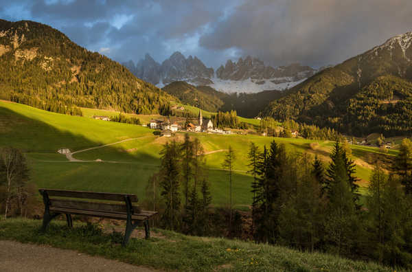 poster gunung Italy Mountains Forests Houses Grasslands Scenery 1Z